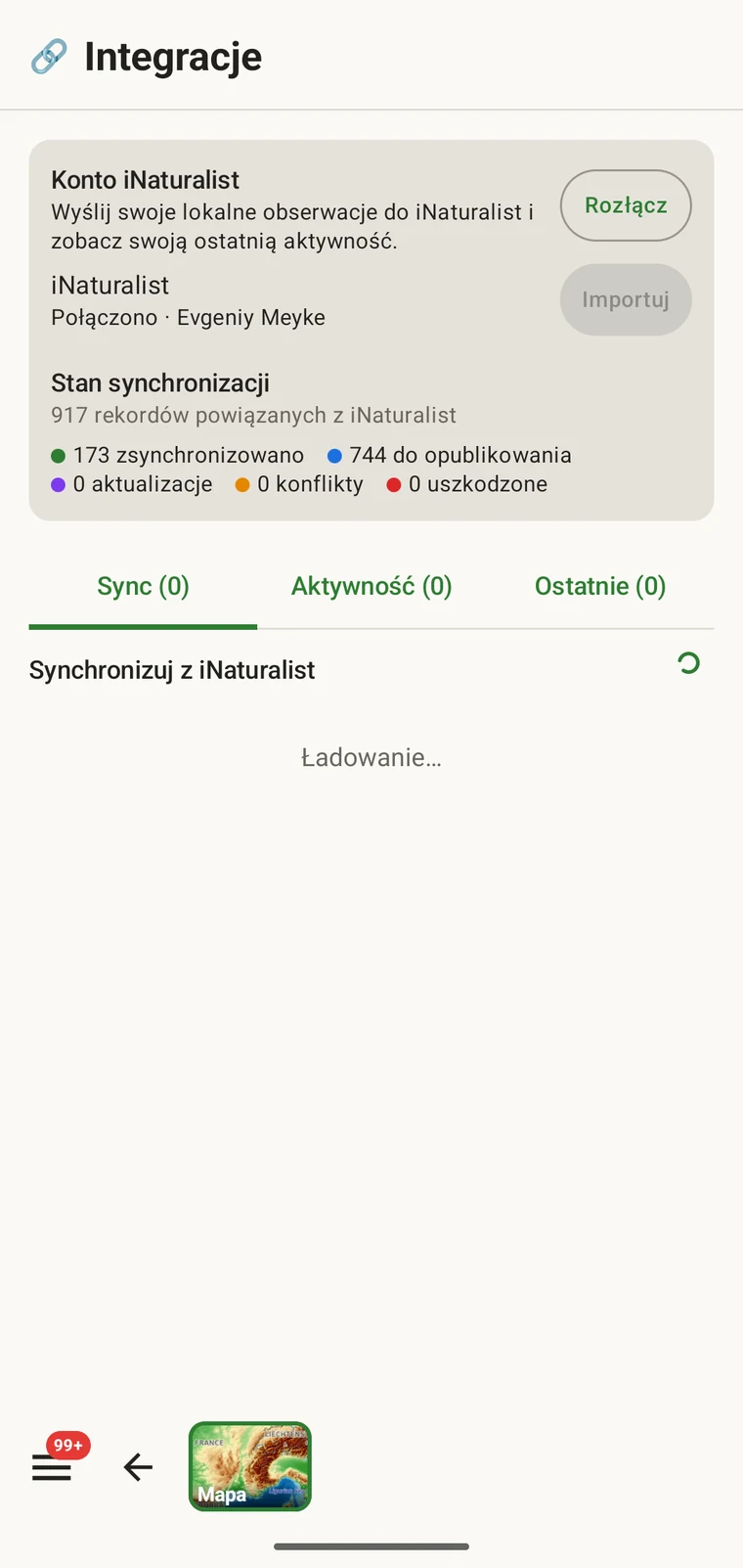Centrum iNaturalist z połączonym kontem, licznikami stanu synchronizacji i listą rekordów gotowych do wysłania