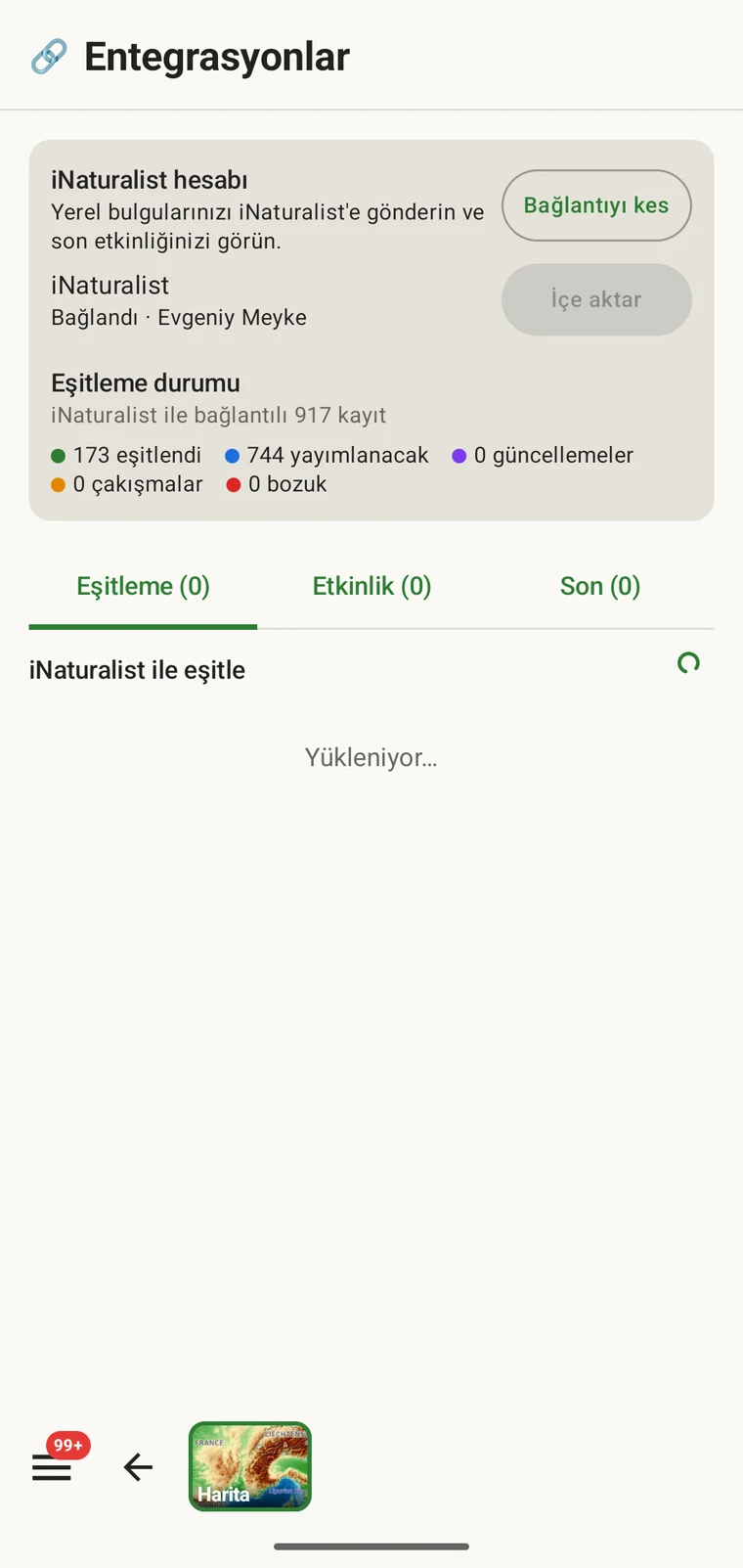 Bağlı hesabı, eşitleme durumu sayılarını ve gönderilmeye hazır kayıtların listesini gösteren iNaturalist merkezi
